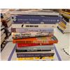 Image 2 : LOT DE +/- 50 LIVRES ANGLAIS ASSORTIS