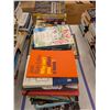 Image 1 : LOT DE +/- 50 LIVRES ANGLAIS ASSORTIS