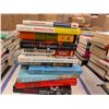 Image 3 : LOT DE +/- 50 LIVRES ANGLAIS ASSORTIS