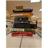 Image 4 : LOT DE +/- 50 LIVRES ANGLAIS ASSORTIS