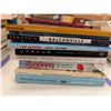 Image 2 : LOT DE +/- 50 LIVRES ANGLAIS ASSORTIS