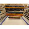 Image 4 : LOT DE +/- 50 LIVRES ANGLAIS ASSORTIS