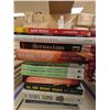 Image 3 : LOT DE +/- 50 LIVRES ANGLAIS ASSORTIS