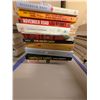 Image 6 : LOT DE +/- 50 LIVRES ANGLAIS ASSORTIS