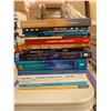 Image 2 : LOT DE +/- 50 LIVRES ANGLAIS ASSORTIS