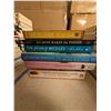 Image 4 : LOT DE +/- 50 LIVRES ANGLAIS ASSORTIS