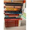 Image 2 : LOT DE +/- 50 LIVRES ANGLAIS ASSORTIS