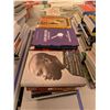 Image 1 : LOT DE +/- 50 LIVRES ANGLAIS ASSORTIS