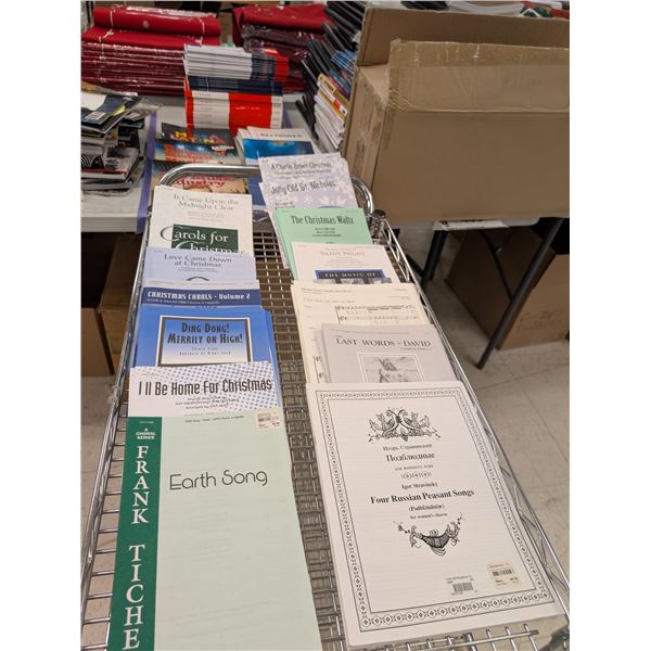 LOT DE +/- 50 LIVRES DE MUSIQUE EN ANGLAIS