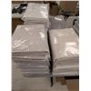 Image 1 : LOT DE 30 NAPPES BEIGES ASSORTIES