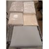 Image 2 : LOT DE 33 NAPPES BEIGES ASSORTIES