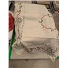 Image 4 : LOT DE 40+ DESSUS DE TABLE THÈME NOËL