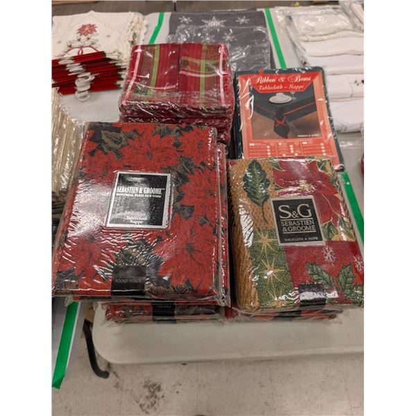 LOT DE 20 NAPPES ET 96 SERVIETTES