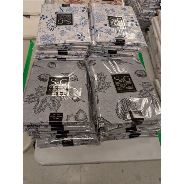 LOT DE 30 NAPPES ASSORTIES 54" X 70"