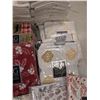 Image 3 : LOT DE 32 NAPPES ASSORTIES THÈME NOËL