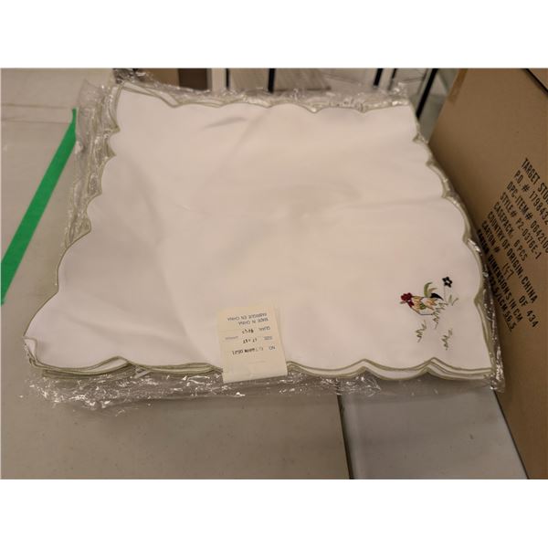 LOT DE 24 PAQUETS DE 6 SERVIETTES BRODÉES MOTIF COQ