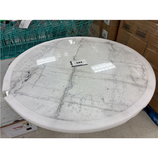 DESSUS DE TABLE EN MARBRE 4'
