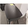 Image 5 : BUREAU NUEVO #169644 AVEC 2 TIROIRS (NOIR) #HGST153 #CNT42841 *DOMMAGES, VOIR PHOTOS* 55 PO X 27 PO 