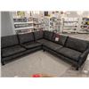 Image 1 : SOFA SECTIONNEL (NOIR) #CSC812A #CSC812B #CNT42261 & #CNT42337 PDSF 6 139 $