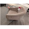 Image 2 : FAUTEUIL (BEIGE) #HGSC391 #CNT41975 PDSF 1 600 $