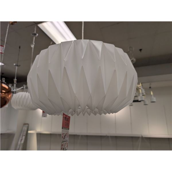 LUSTRE STYLE LANTERNE EN PAPIER (BLANC) #HGRA220 #CNT43033 PDSF 319 $