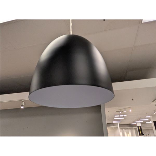 LUSTRE (NOIR) #CNT42991 PDSF 214 $