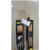 Image 2 : Two Packs of Gold Tip 100% Pure Carbon Arrows with Plastic and Feather Fletchings