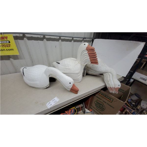 Stackable Snow Goose Hunting Decoys with Realistic Feather Texture and Orange Bills 19x