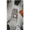 Image 4 : Climbing Tree Stand with Camouflage Padded Seat and Metal Grated Foot Platform