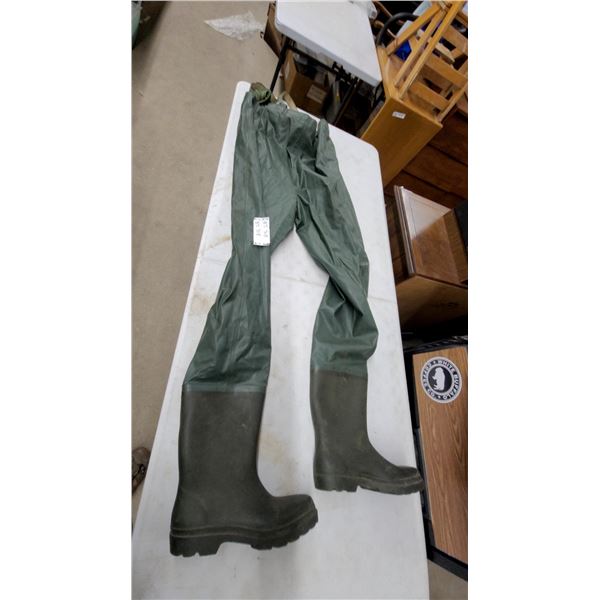 Dark Green Chest Waders with Integrated Boots and Camo Straps, Size 45/10