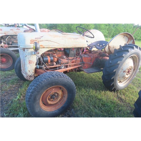 Ford 8N Gas Tractor, 4 Speed, 3PH, PTO