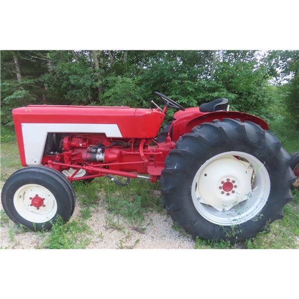 International 434 Diesel Tractor, Hi/Lo Range, Power Steering, 3PH, 540 PTO, S/N B27697