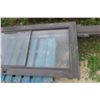 Image 3 : Storm Door 35? × 80?, Plus 60' Gable End