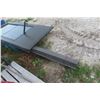 Image 5 : Storm Door 35? × 80?, Plus 60' Gable End