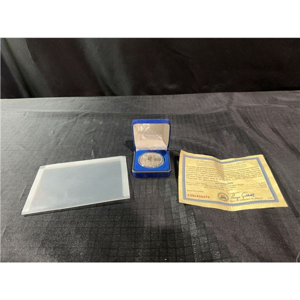 2006 Cook Islands One Dollar Freedom Tower Silver Coin in Case