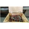 Image 10 : COLCHESTER MASCOT 1600 INDUSTRIAL GAP-BED METAL LATHE WITH LARGE BOX OF ASSORTED LATHE PARTS-