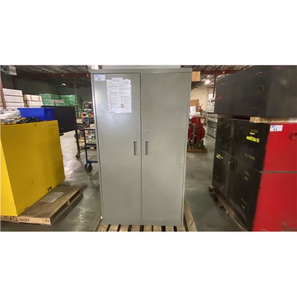 2 GREY METAL CONSUMABLE CABINETS & SMALL METAL 2 DOOR CABINET