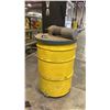 Image 2 : INDUSTRIAL YELLOW MOBILE PNEUMATIC DRUM VACUUM