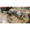 Image 3 : INDUSTRIAL YELLOW MOBILE PNEUMATIC DRUM VACUUM
