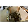 Image 1 : SMALL WOODEN BOX OF ASSORTED HEAVY DUTY CHAIN