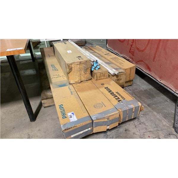PALLET OF ASSORTED LED/FLUORESCENT LINEAR TUBE LIGHT BULBS