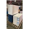 Image 3 : 3 METAL 2 DRAWER FILING CABINETS
