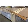 Image 5 : 1 LIFT OF BASEBOARD MOULDING- PINE WOOD WITH OAK IMPERIAL VALLEY PRINT FINISH, 14 FT LENGTHS