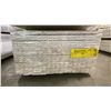 Image 3 : 1 LIFT OF BASEBOARD/TRIM MOULDING WITH WHITE EMBOSSED WOOD FINISH- APPROX 7' LENGTHS ,