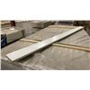 Image 3 : 1 LIFT OF BASEBOARD MOULDING PREFINISHED WITH BRITE WHITE FINISH APPROX 82" LENGTHS, 1,071 FT