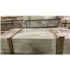 Image 2 : 1 LIFT OF BASEBOARD/TRIM MOULDING WITH BRITE WHITE EMBOSSED WOOD FINISH- APPROX 7' LENGTHS,