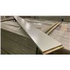 Image 2 : 1 LIFT OF BASEBOARD/TRIM MOULDING WITH BRITE WHITE EMBOSSED WOOD FINISH- APPROX 82" LENGTHS,