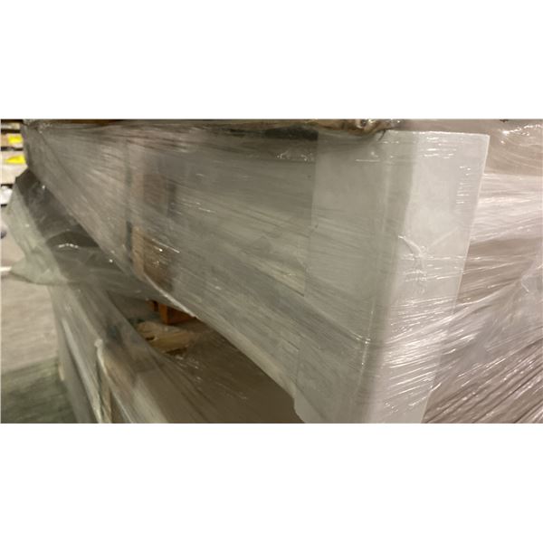 1 LIFT OF BASEBOARD/TRIM MOULDING WITH EMBOSSED WOOD BRITE WHITE FINISH- APPROX 82" LENGTHS,