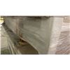 Image 1 : 1 LIFT OF BASEBOARD/TRIM MOULDING WITH EMBOSSED WOOD BRITE WHITE FINISH- APPROX 82" LENGTHS,
