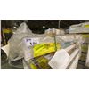 Image 2 : 1 LIFT OF BASEBOARD MOULDING/TRIM PRIMED WHITE FINISH APPROX 8' LENGTHS, 800 FT TOTAL